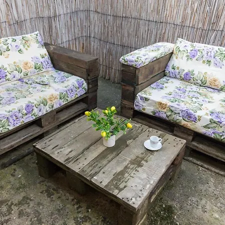 Apartment Private Two Bed With Garden, Parking And Pets Allowed Burgas City